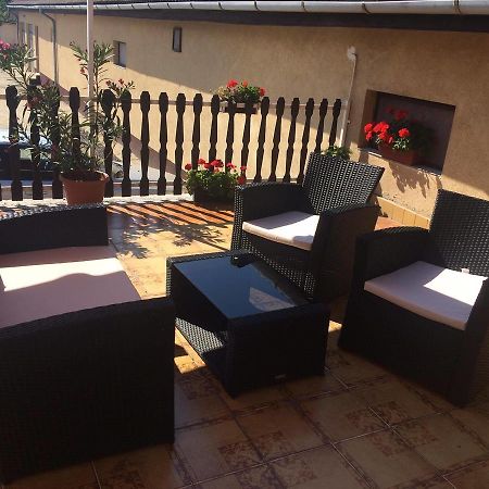 Teke Panzio Bed & Breakfast Körmend Екстериор снимка