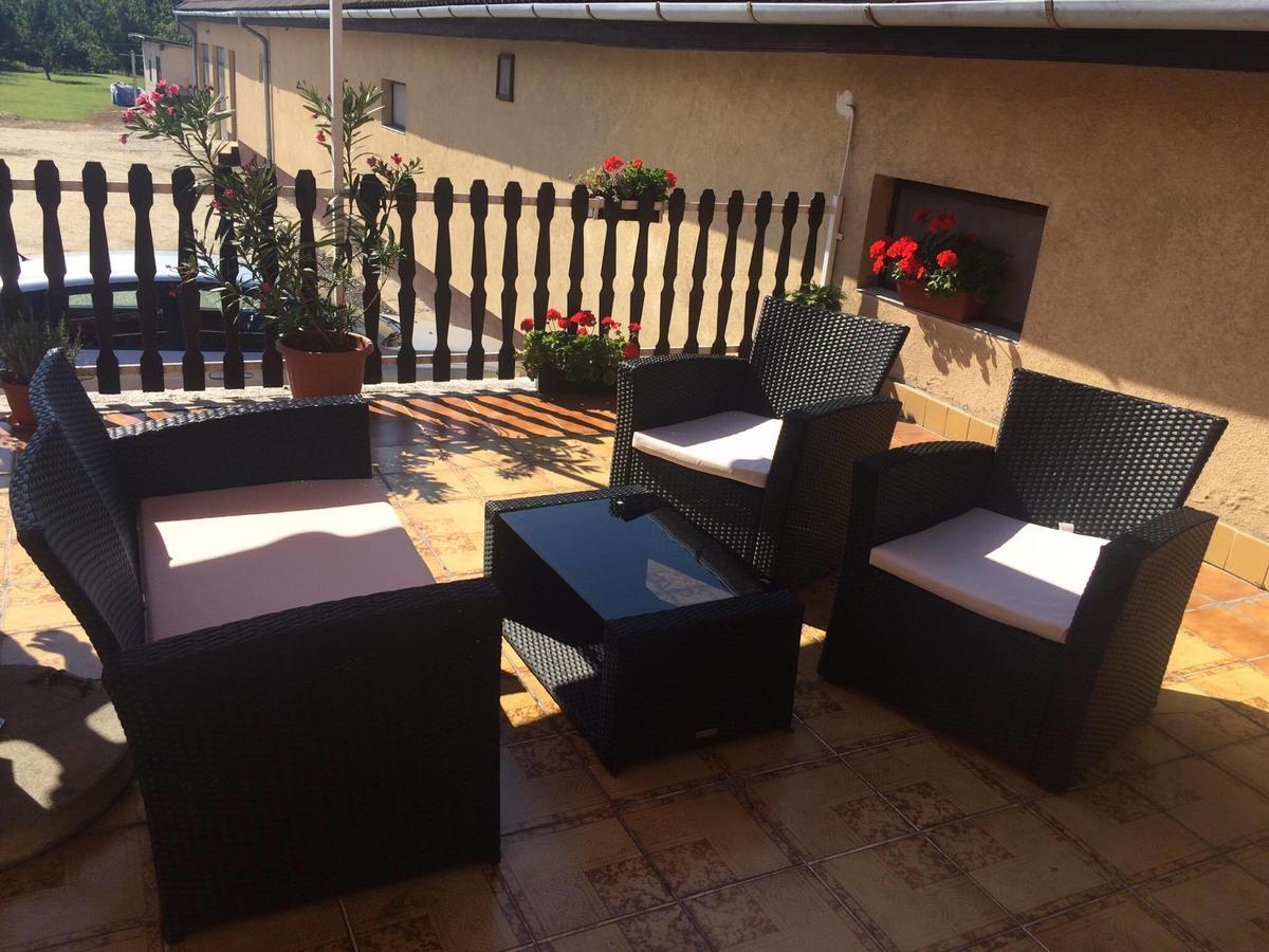 Teke Panzio Bed & Breakfast Körmend Екстериор снимка